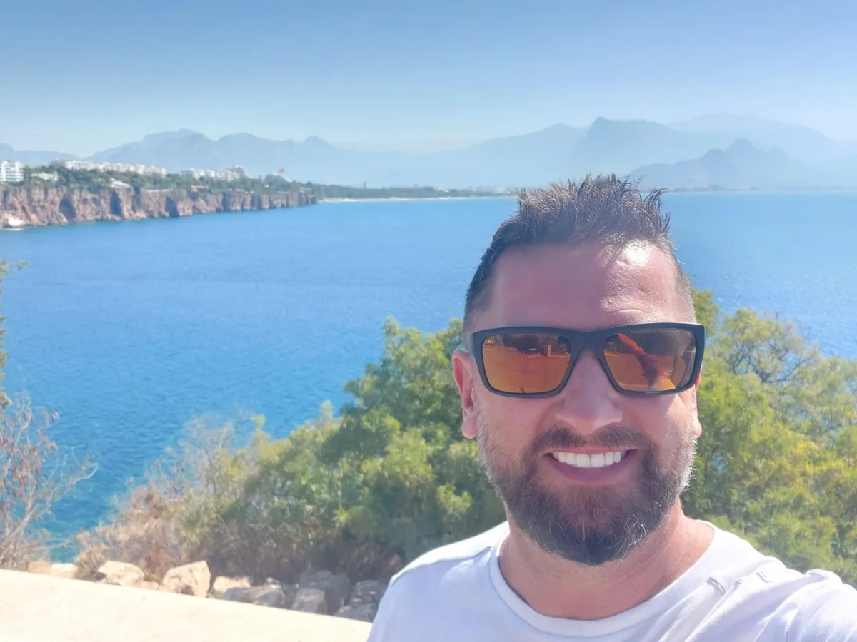 Steve taking a selfie by the sea